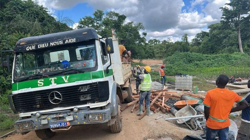 Approvisionnement du chantier du Tchologo